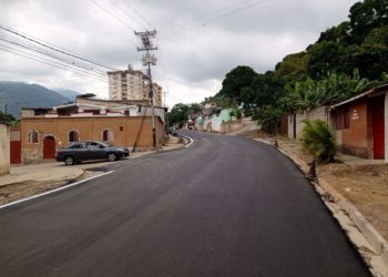 Emastru “por fin” le hace un cariñito a la vía de Santo Domingo