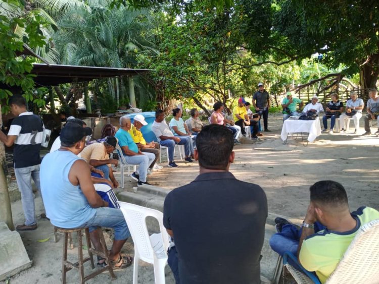 Aspecto de la reunión celebrada en el Kilometro 17 o Zona Rica de la Ceiba.