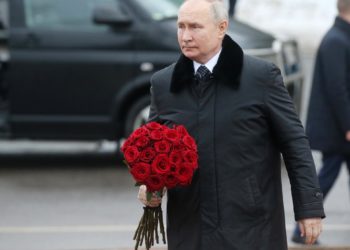 Putin recuerda a víctimas del bloqueo de Leningrado en 80 aniversario del fin del asedio