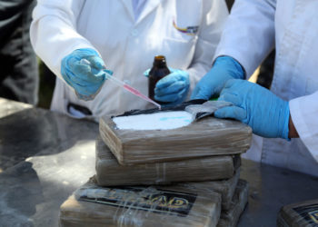 Ecuador destruye el mayor decomiso de droga de su historia, de 21,5 toneladas de cocaína