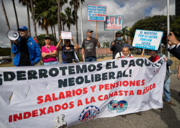 Empleados públicos venezolanos exigen «democracia» en su tercera jornada de protestas del año