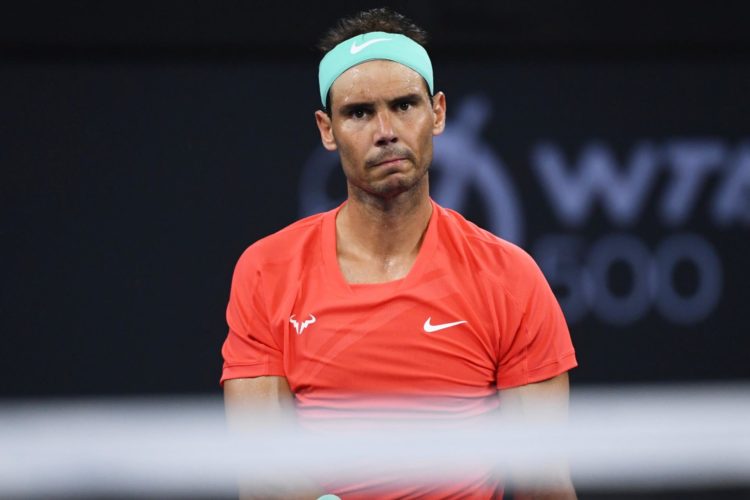 Rafael Nadal, en un momento del partido que perdió contra el australiano Jordan Thompson, en los cuartos de final del torneo de Brisbane. EFE/EPA/JONO SEARLE AUSTRALIA AND NEW ZEALAND OUT EDITORIAL USE ONLY EDITORIAL USE ONLY