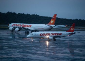 Aerolínea Emtrasur se reserva «acciones judiciales» por el avión decomisado en Argentina