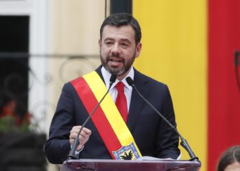 Galán asume como nuevo alcalde de Bogotá con la promesa de construir sobre lo construido