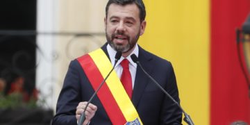 Galán asume como nuevo alcalde de Bogotá con la promesa de construir sobre lo construido