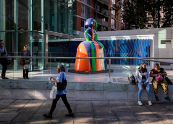 Las meninas del artista venezolano Antonio Azzato toman las calles de Caracas