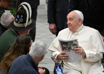 El papa Francisco alerta de que muchos conflictos hoy «se alimentan de noticias falsas»