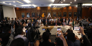 La Asamblea de Ecuador apoya a la Policía y el Ejército y les garantiza indultos y amnistías