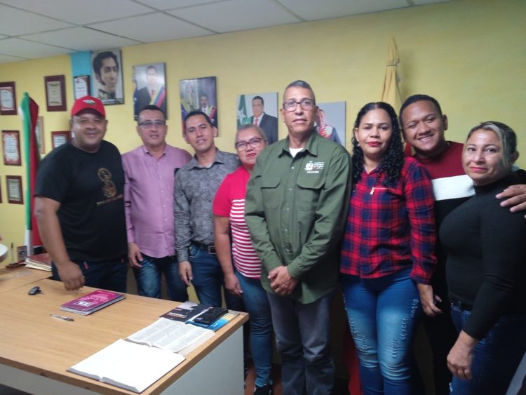 Alcalde y concejales de Miranda departiendo después de la elección