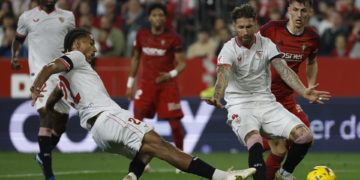 1-1. El Sevilla empata y sigue cerca del peligro por la reacción de Osasuna