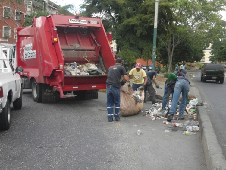 Operativos  de recolección de basura  en comunidades de Valera
