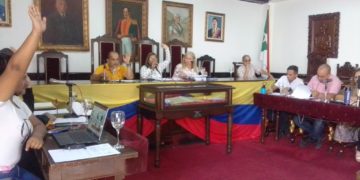 Presupuesto municipal enfrenta a concejales valeranos