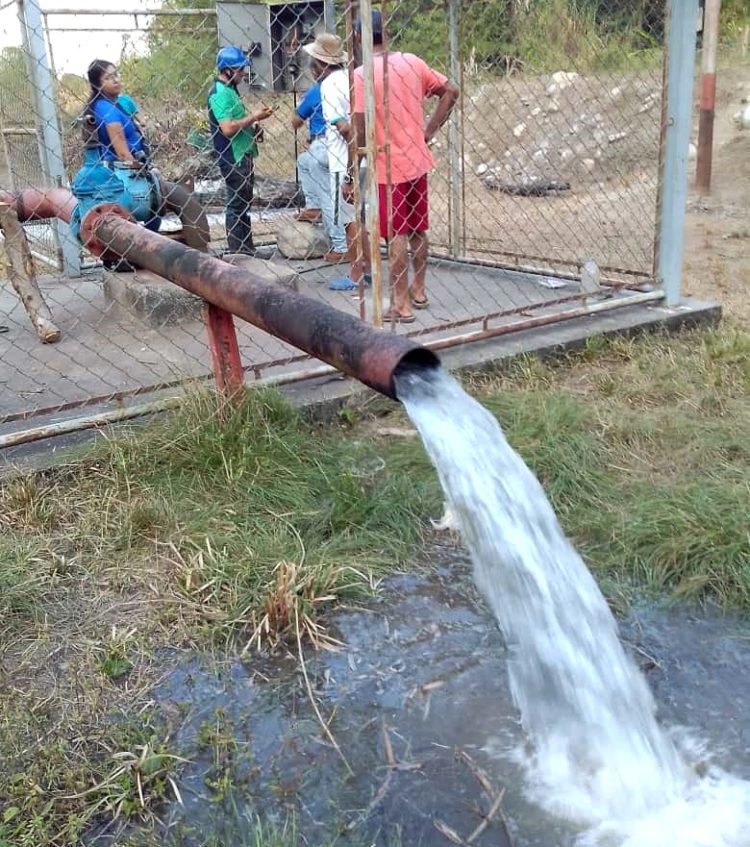 Restituido el servicio de agua potable para los sectores que se vieron afectados, como La Caribean, parte de El Comercio y El Centro de la parroquia Motatán. (Fotos Cortesía Alejandro Gallinat)