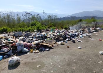Avenida Bicentenaria de Valera convertida en relleno sanitario
