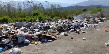 Avenida Bicentenaria de Valera convertida en relleno sanitario
