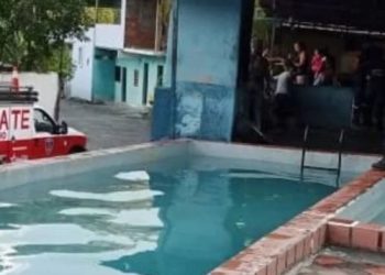 Bomberos de Boconó rescatan a hombre de ahogarse en una piscina