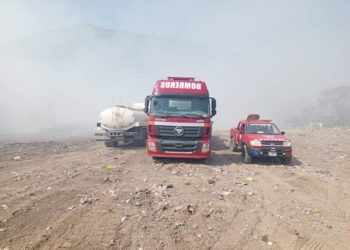 Táchira | Continúan las labores para sofocar incendio en el vertedero de San Josecito 