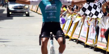 Ecuatoriano Jonathan Caicedo atacó y produjo un revolcón en la general