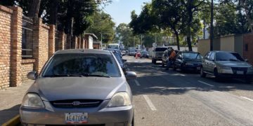 Cuidadores de carros de calle que irrespeten a los conductores pueden ser denunciados