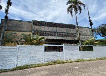 Inhabilitado tercer piso del Liceo Ruiz Pineda  en Rubio por mal estado de infraestructura