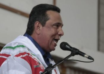 Gobernador promete “cambiarle la imagen” al Polideportivo de Valera