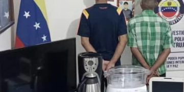 Policía detiene a dos hombres por hurtar electrodomésticos en una vivienda en La Beatriz