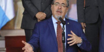 El nuevo presidente de Guatemala será investido este domingo con grandes expectativas