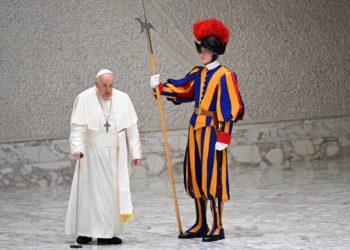 El papa plantea una «tregua olímpica» en 2024 para «favorecer la paz»