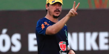 Despiden al seleccionador brasileño Fernando Diniz