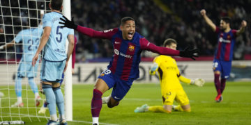 1-0. Vitor Roque da un respiro a Xavi