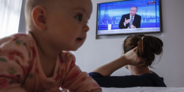 Los bebés que ven televisión pueden tener más riego de conductas sensoriales atípicas