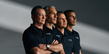 La primera misión espacial comercial completamente europea llega a la EEI