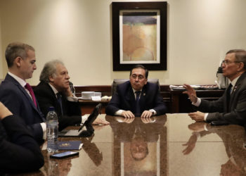 La OEA y la UE piden al Congreso de Guatemala que le entregue el poder a Arévalo