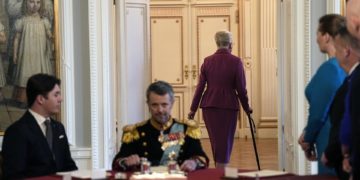 Federico X es proclamado rey de Dinamarca tras histórica abdicación entre el fervor popular