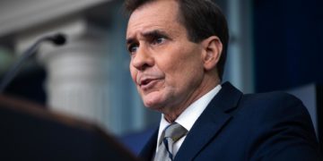 EE.UU. evalúa el resultado del ataque a los hutíes y subraya que no busca la guerra en Yemen