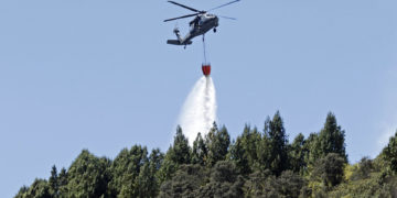 Una treintena de incendios forestales activos afectan nueve departamentos de Colombia y la capital