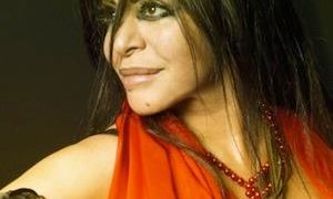 Larissa Vesci marcó el compás del flamenco oriental y la gaita en Madrid