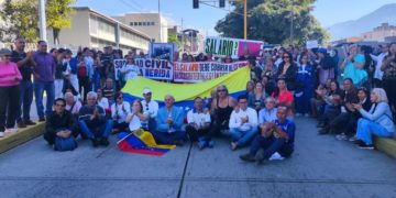 Trabajadores de la ULA realizaron jornada de protesta pacífica en Mérida