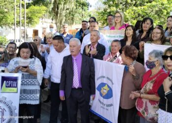 Maestros en Mérida ¡rezaron y ratificaron su compromiso en la defensa de sus derechos!
