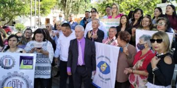 Maestros en Mérida ¡rezaron y ratificaron su compromiso en la defensa de sus derechos!