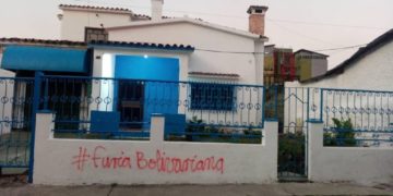 «#FuriaBolivariana” escribieron este 23 de enero en fachadas de sedes de Vente y AD en Mérida