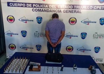 Detenido hombre por porte ilícito de arma de fuego y artefactos explosivos