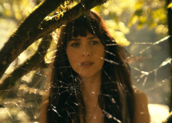 Dakota Johnson refresca el universo de Marvel con una heroína clarividente en ‘Madame Web»