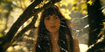 Dakota Johnson refresca el universo de Marvel con una heroína clarividente en ‘Madame Web»