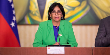 Gobierno pide construir un modelo económico independiente a factores externos