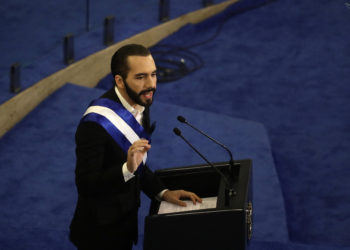 Bukele asegura que «poco a poco» resolverá décadas de «saqueo» y «abandono» en El Salvador