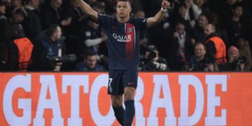 Mbappé anuncia al PSG que no seguirá la próxima temporada, según la prensa francesa