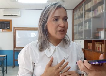 Karim Vera sostiene que algo no está bien dentro del Psuv cuando les nombran padrinos a sus propios gobernadores