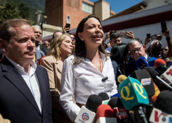 Machado pide a venezolanos en el exterior alzar la voz para que se respete su candidatura