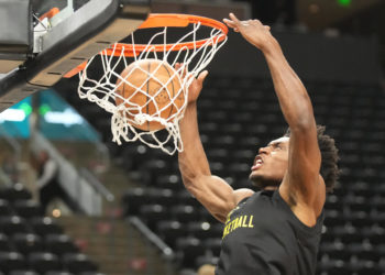 Heroica remontada de los Jazz a los Bucks y los Thunder necesitan dos prórrogas /Resumen
